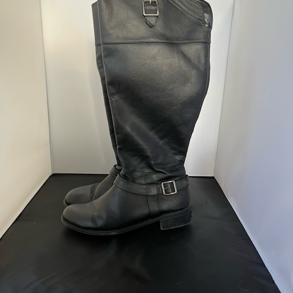 Boots - Picture 2 of 4